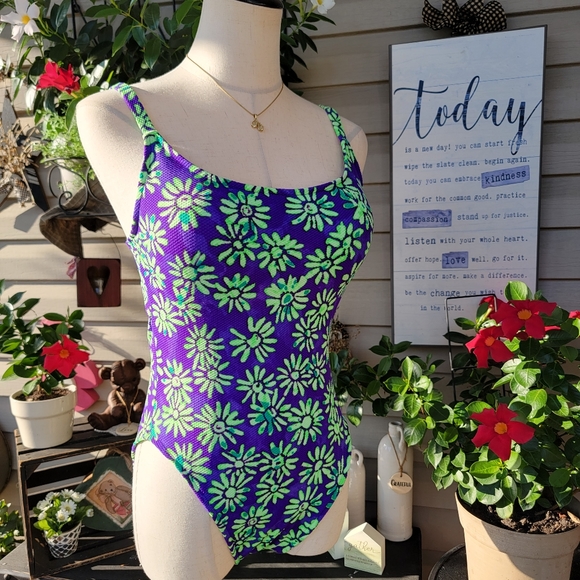 RAISINS ♡ Beautiful Vintage 1pc Purple 'n Green Floral Padded Bra Swimsuit M - Picture 1 of 17